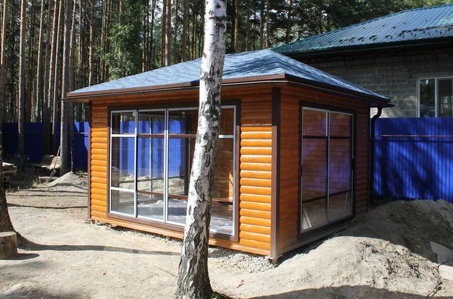 Закрытая беседка