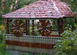 Беседка из пластиковых бутылок