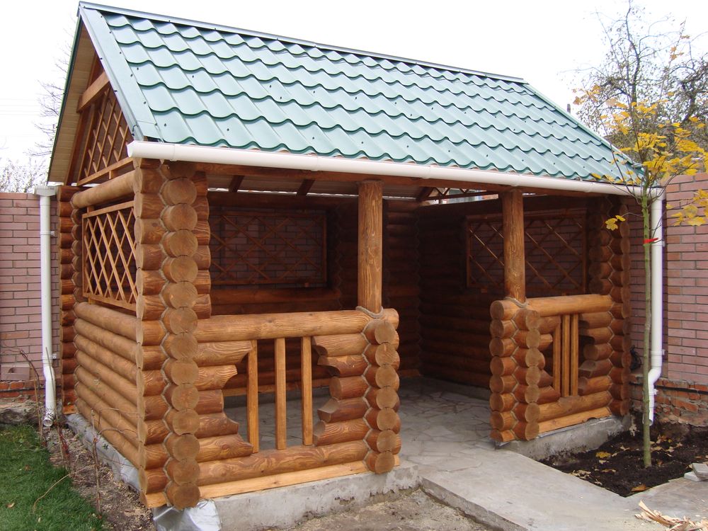 Беседка из брёвен