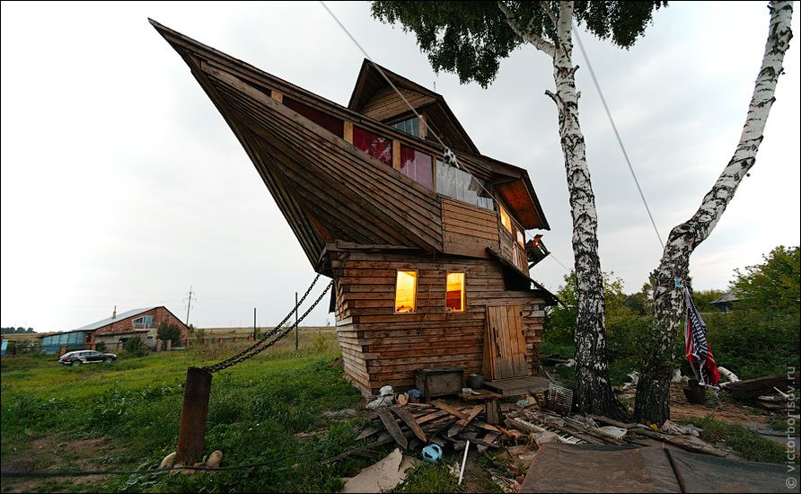 Домик в виде корабля