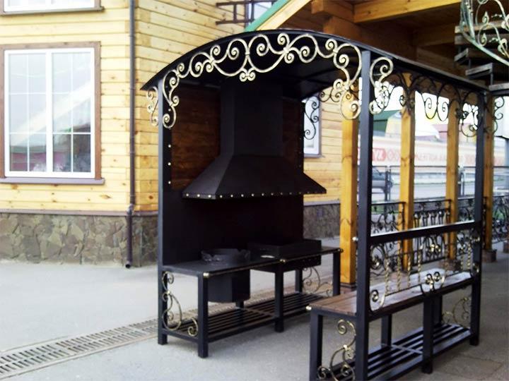 Беседка с мангалом