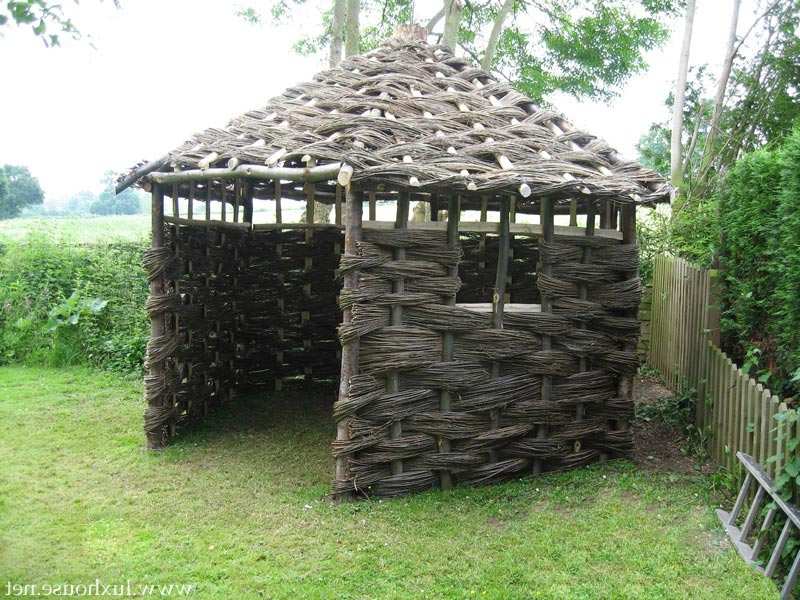 Плетеная беседка