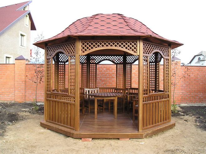 Беседка с круглой крышей