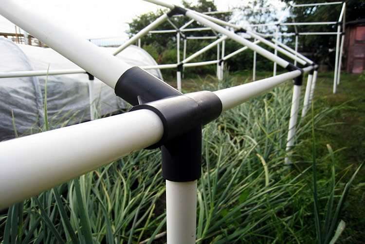 Соединение ПВХ труб друг с другом