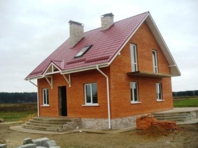 дачный кирпичный дом