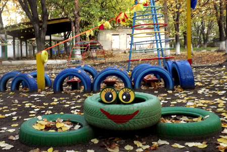 детская площадка из покрышек 